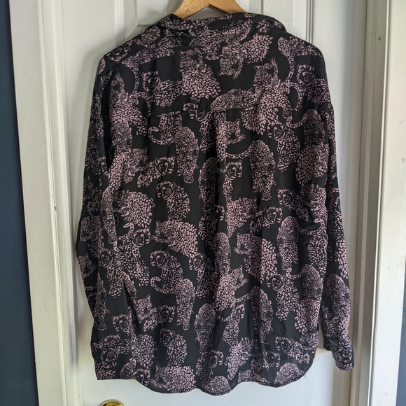 FREE with purchase over $30 🤩Guess leopard print blouse - Medium - Picture 4 of 4